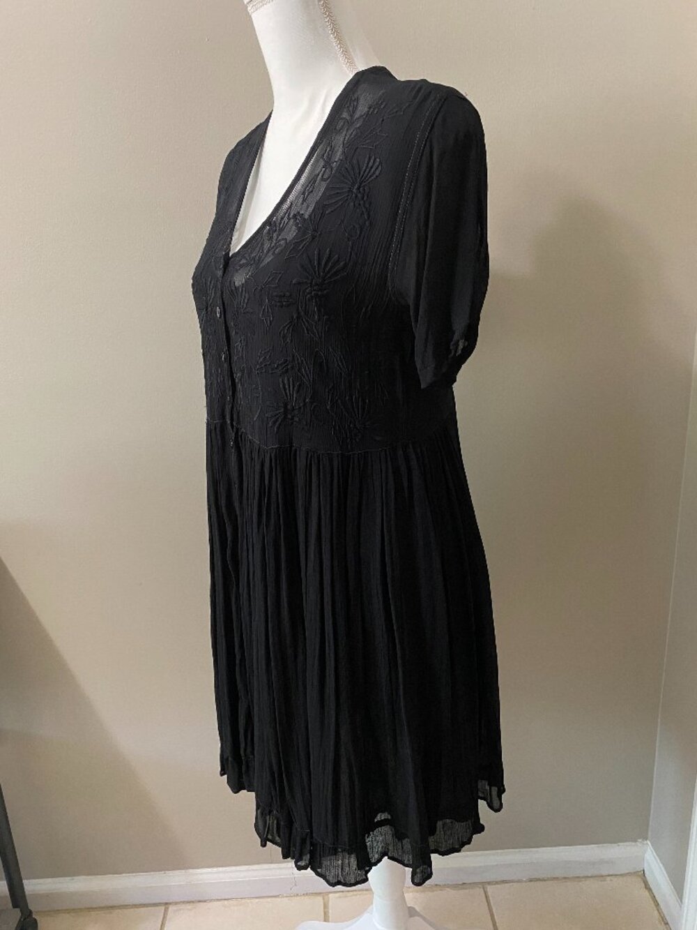 Vintage Sheer Black Embroidered Dress/Medium - Picture 5 of 8
